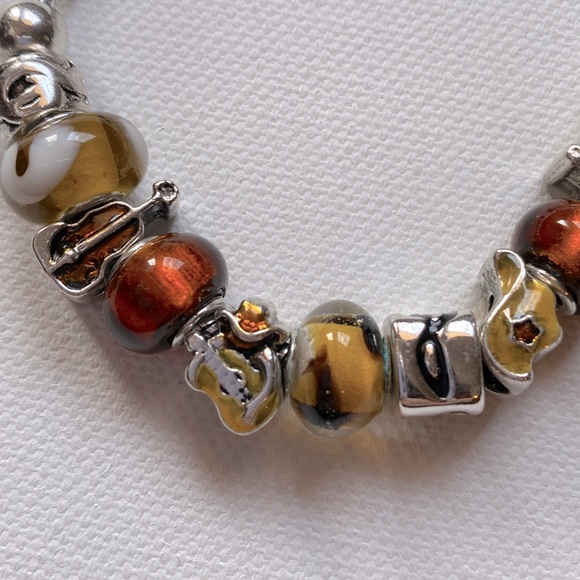 Musical & Country Western themed silver tone hand crafted charm bracelet, 8” - Picture 4 of 5